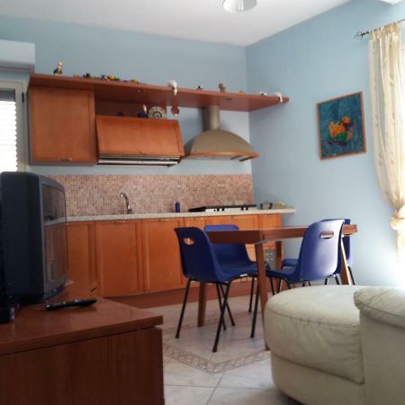 Casa Eleonora Appartement Campofelice Di Roccella Buitenkant foto