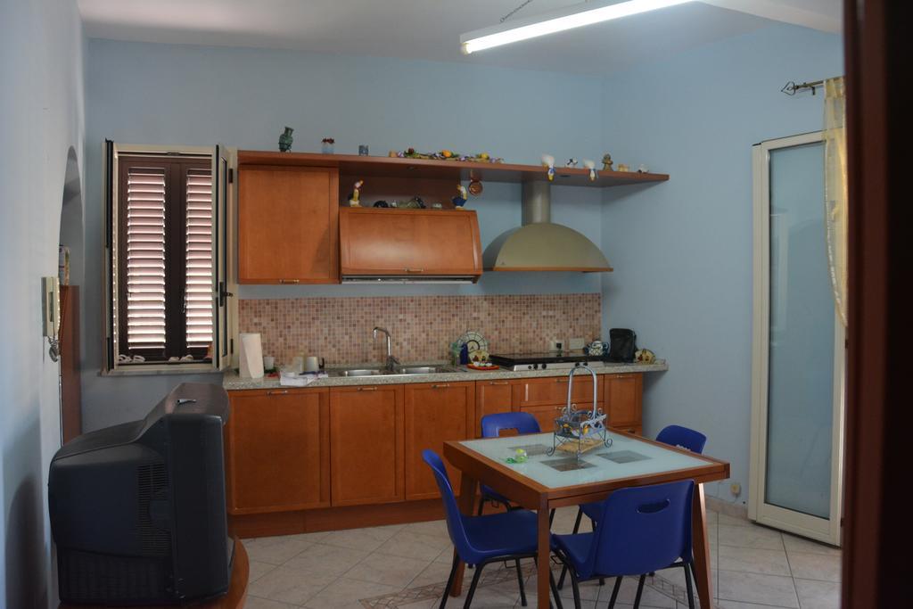 Casa Eleonora Appartement Campofelice Di Roccella Kamer foto