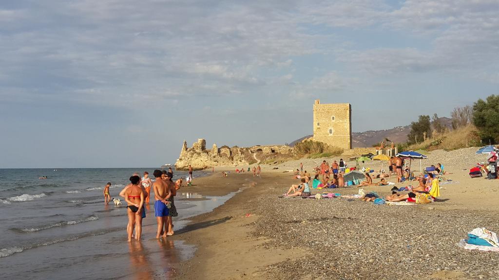Casa Eleonora Appartement Campofelice Di Roccella Buitenkant foto