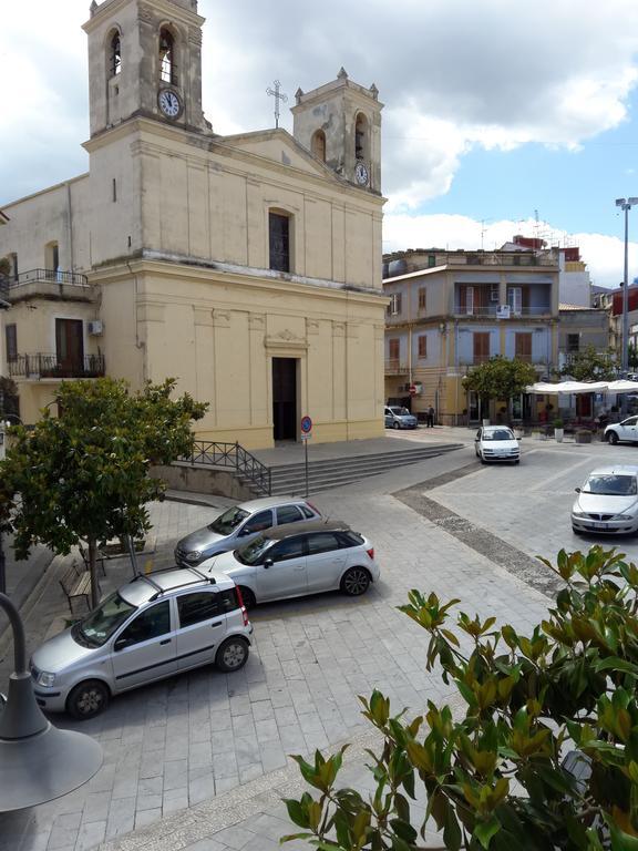 Casa Eleonora Appartement Campofelice Di Roccella Buitenkant foto