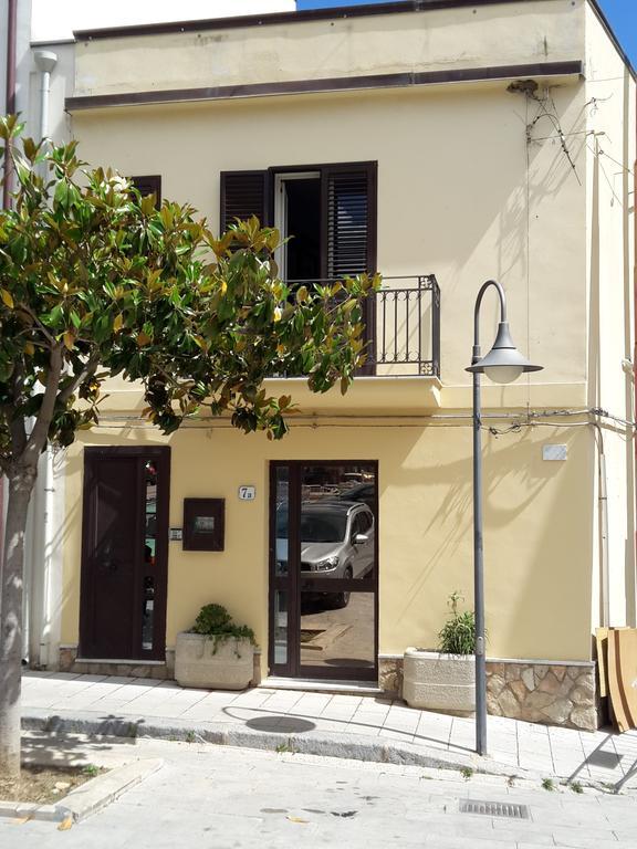 Casa Eleonora Appartement Campofelice Di Roccella Buitenkant foto