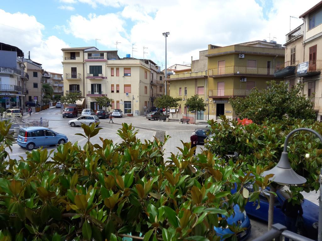 Casa Eleonora Appartement Campofelice Di Roccella Buitenkant foto