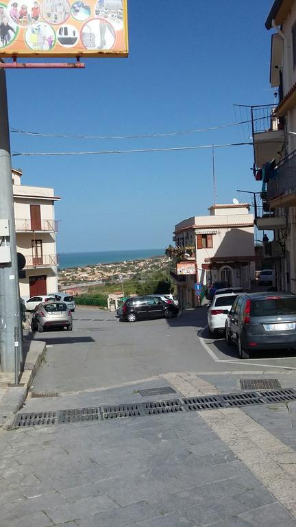 Casa Eleonora Appartement Campofelice Di Roccella Buitenkant foto
