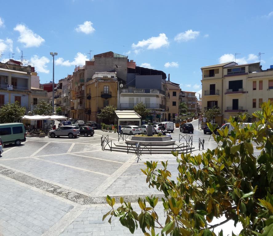 Casa Eleonora Appartement Campofelice Di Roccella Buitenkant foto