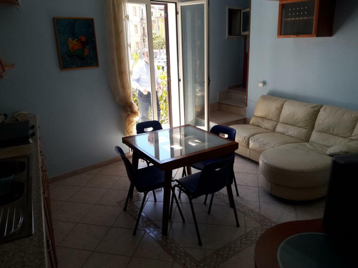 Casa Eleonora Appartement Campofelice Di Roccella Buitenkant foto