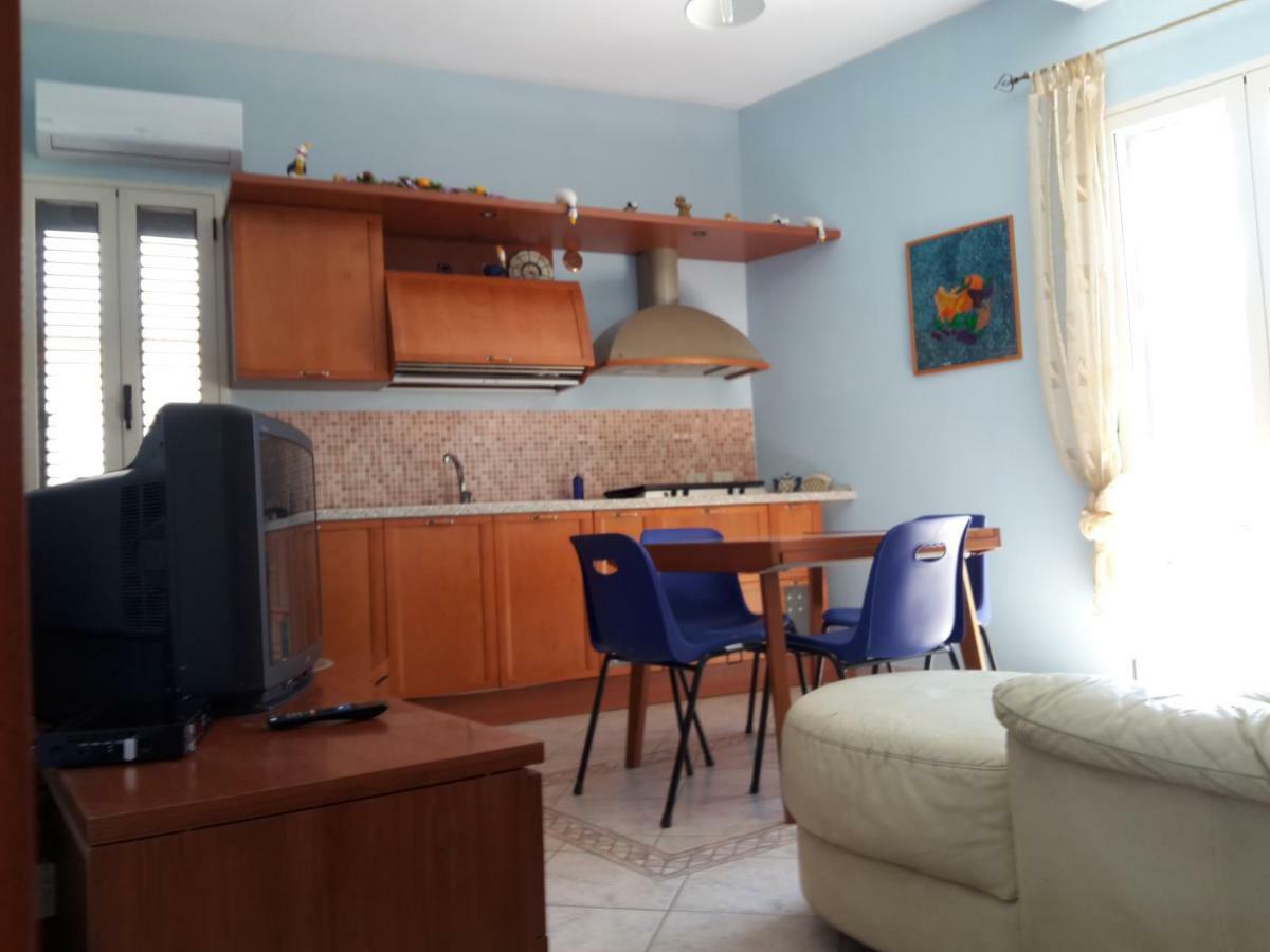 Casa Eleonora Appartement Campofelice Di Roccella Buitenkant foto