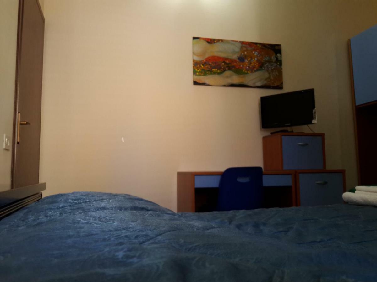 Casa Eleonora Appartement Campofelice Di Roccella Buitenkant foto