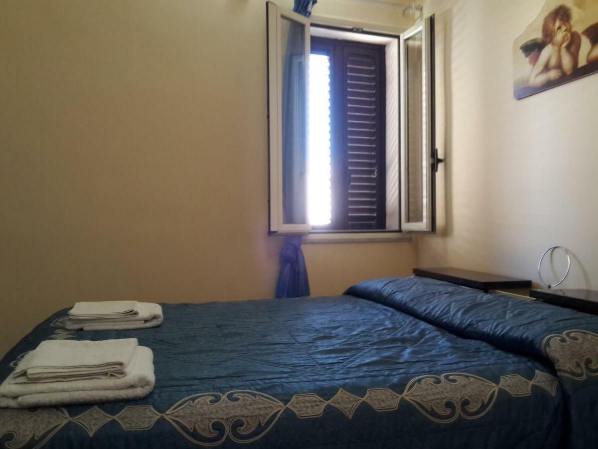 Casa Eleonora Appartement Campofelice Di Roccella Buitenkant foto