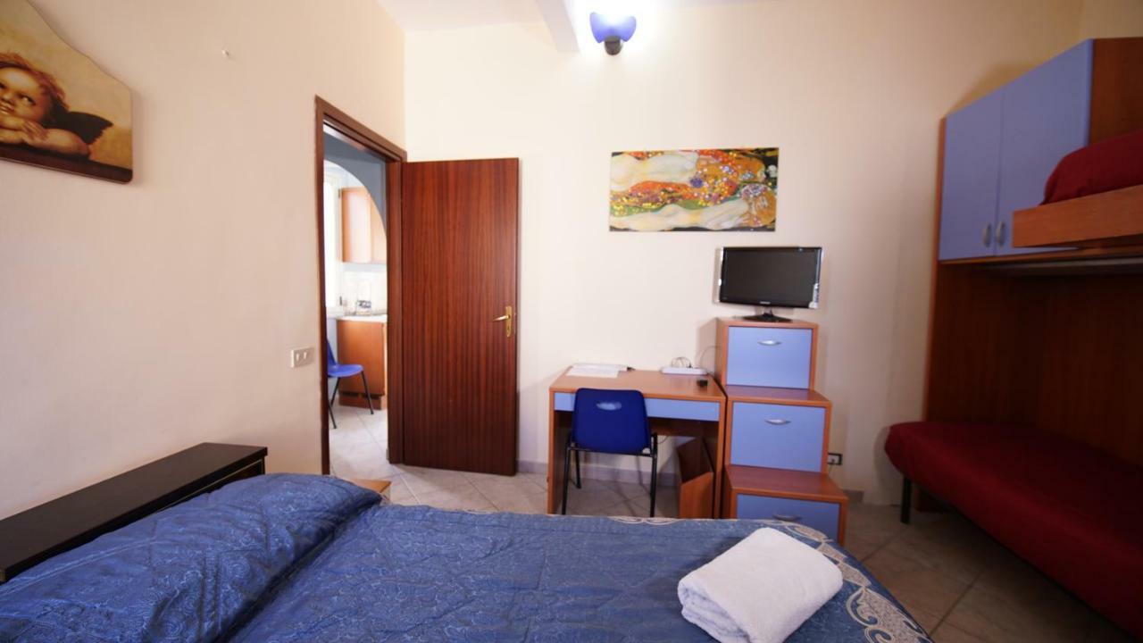 Casa Eleonora Appartement Campofelice Di Roccella Buitenkant foto