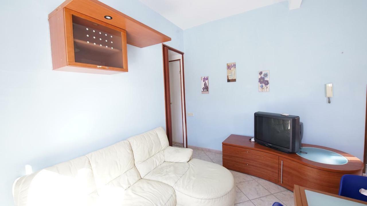 Casa Eleonora Appartement Campofelice Di Roccella Buitenkant foto
