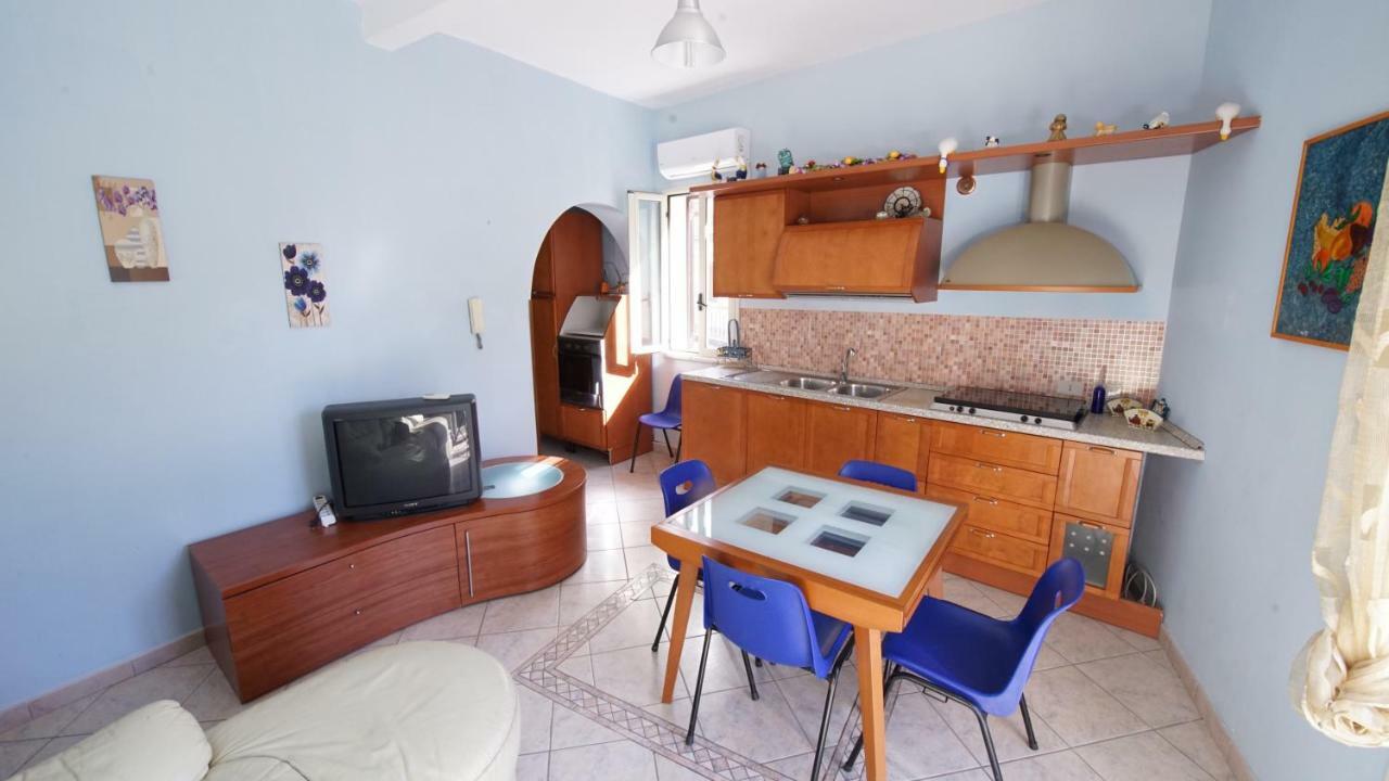 Casa Eleonora Appartement Campofelice Di Roccella Buitenkant foto