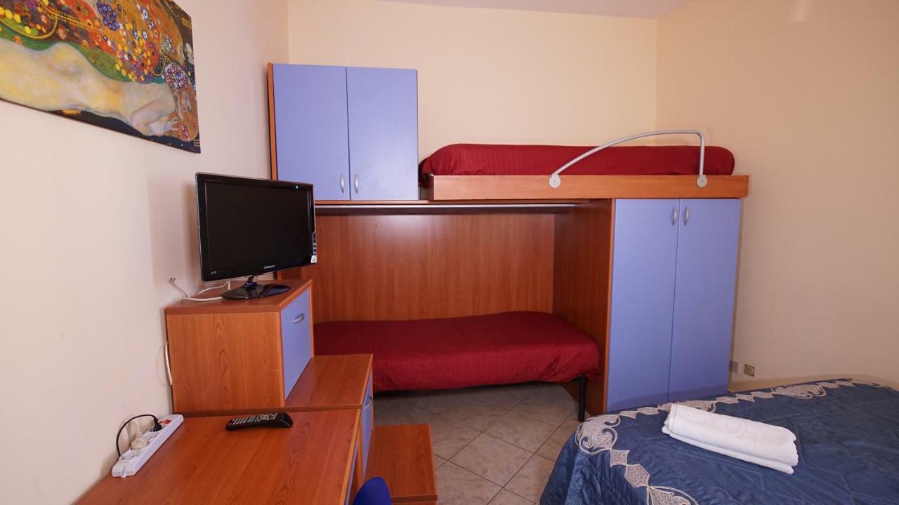 Casa Eleonora Appartement Campofelice Di Roccella Buitenkant foto